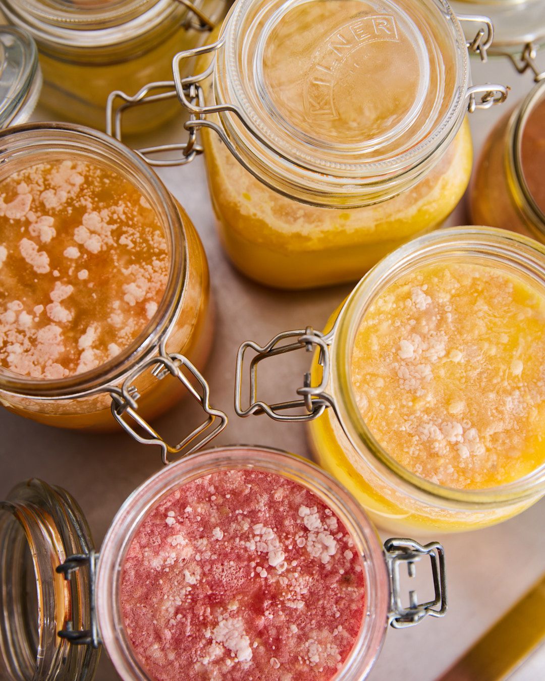 Images with caption alt text