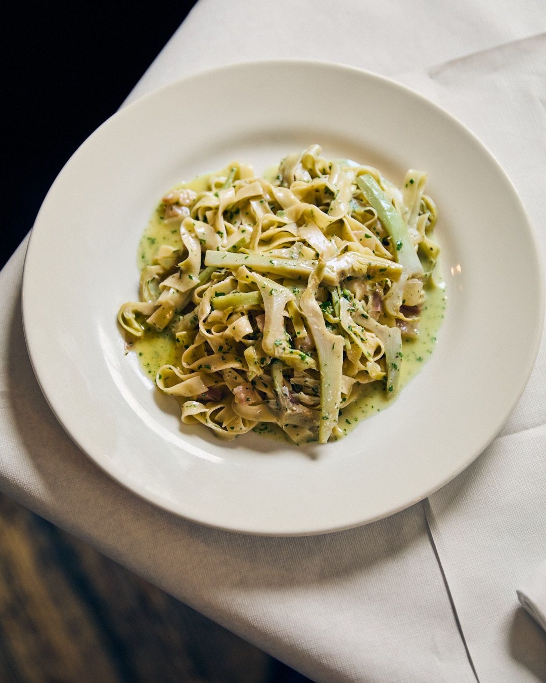 Images with caption alt text