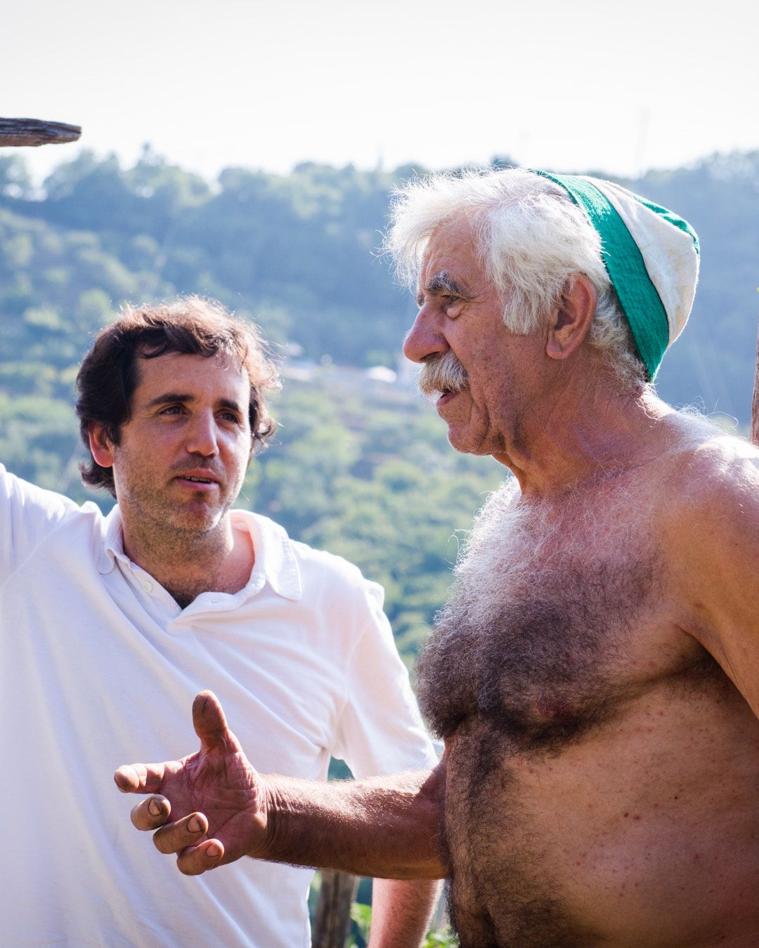 Images with caption alt text