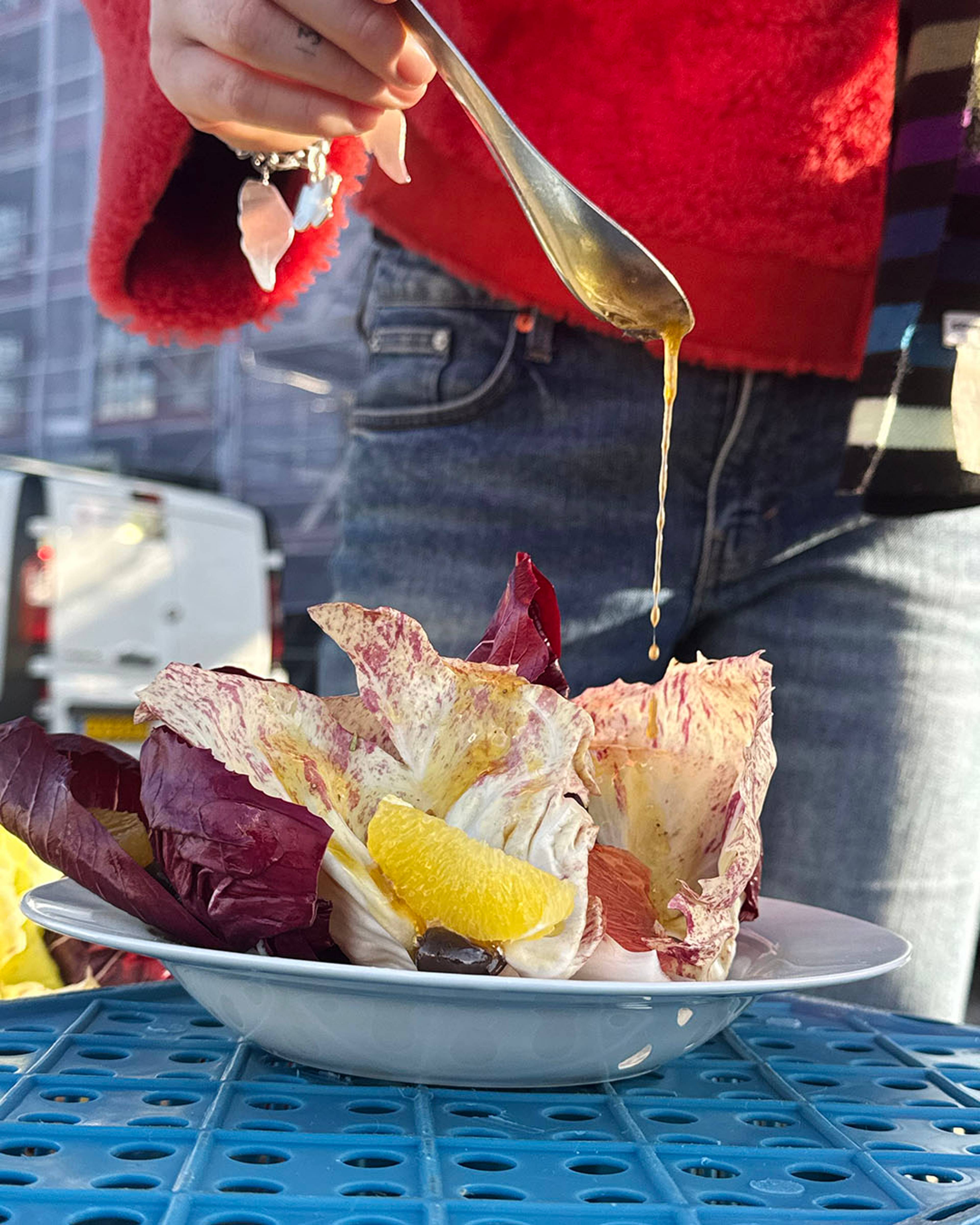 Images with caption alt text