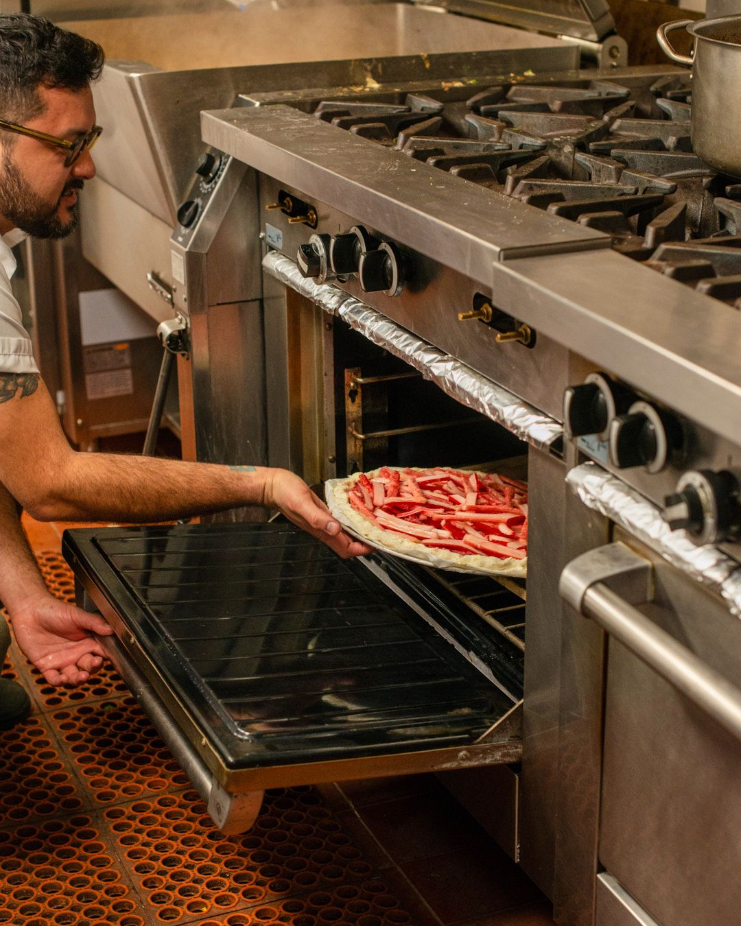 Images with caption alt text