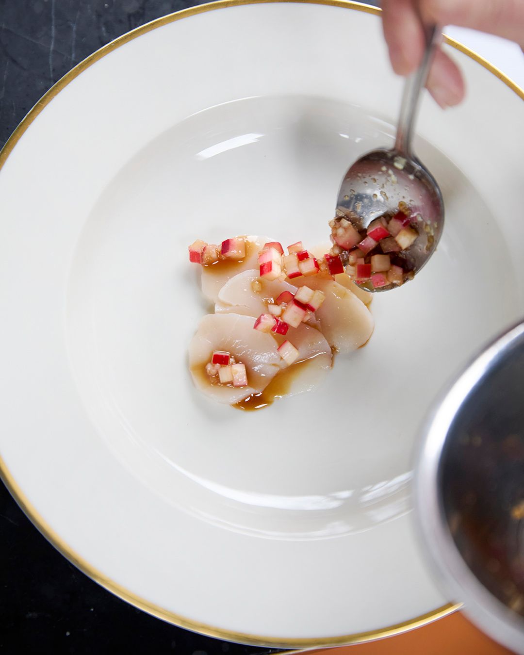 Images with caption alt text