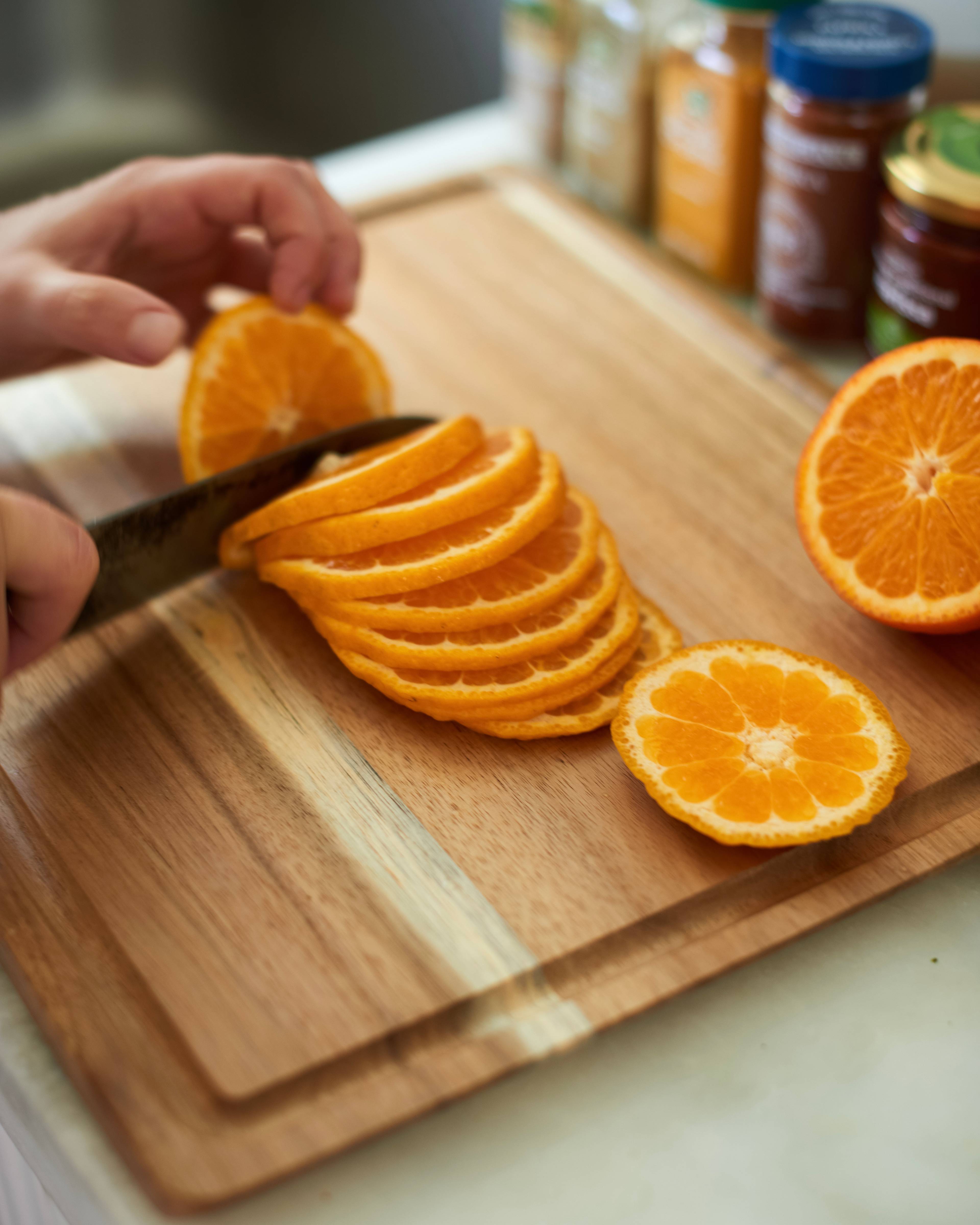 Images with caption alt text