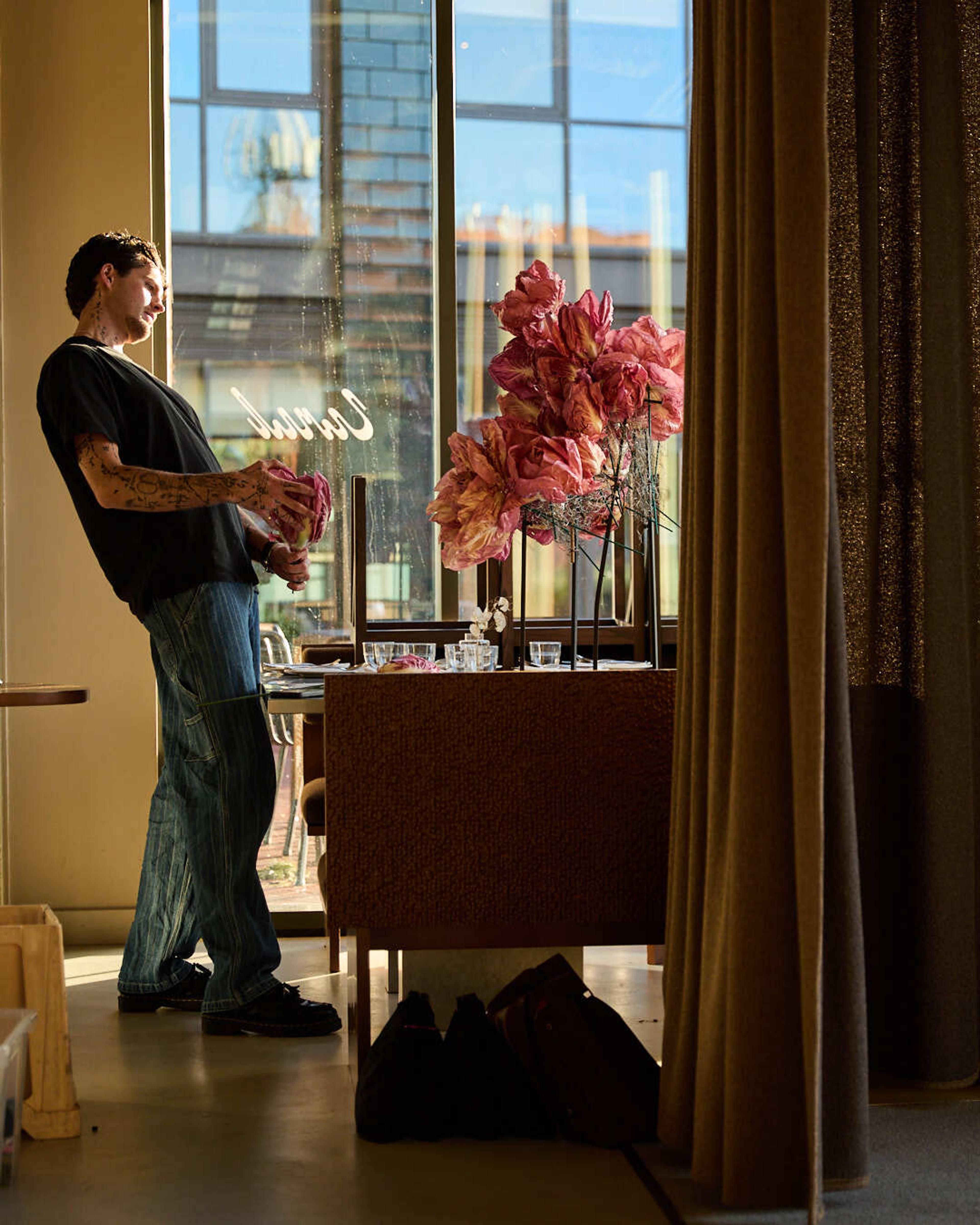 Images with caption alt text