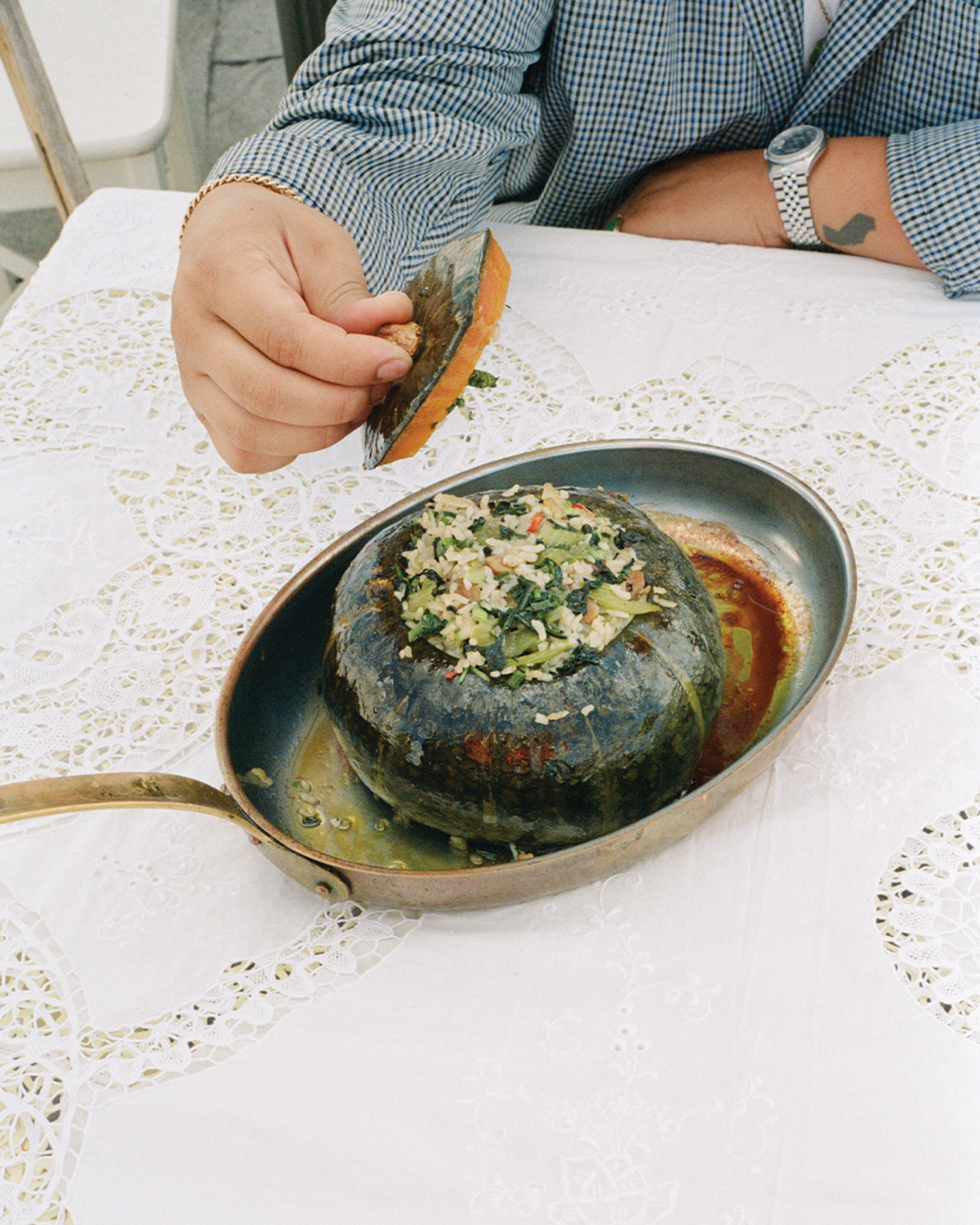 Images with caption alt text