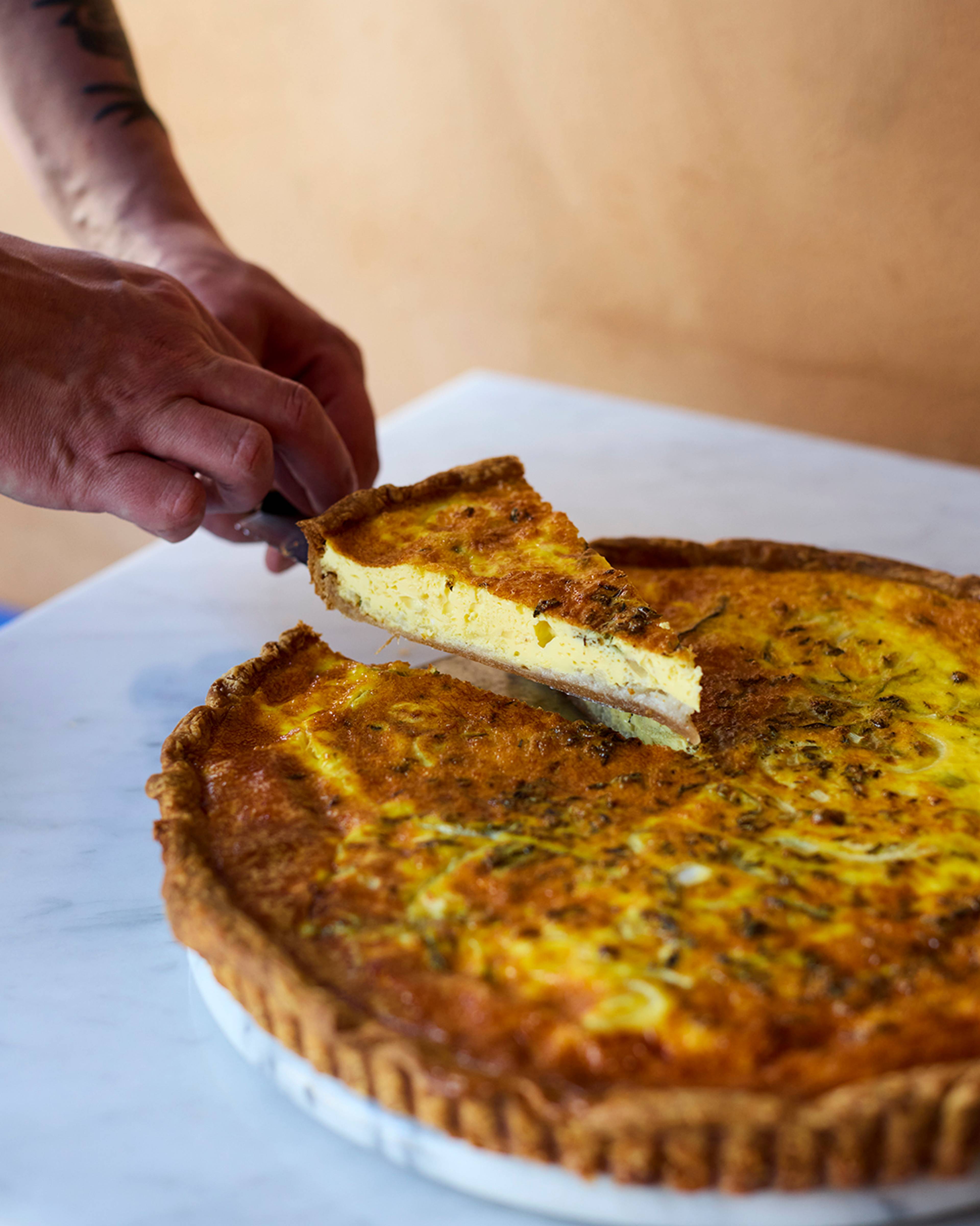 Images with caption alt text