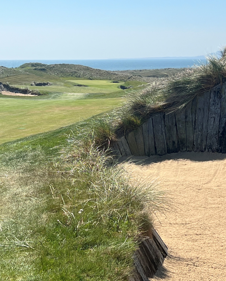 The downhill par-5 Third, to Brittas Bay, it had nine bunkers