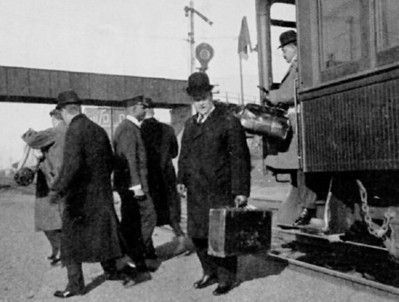 George Crump disembarking at Atlantic City