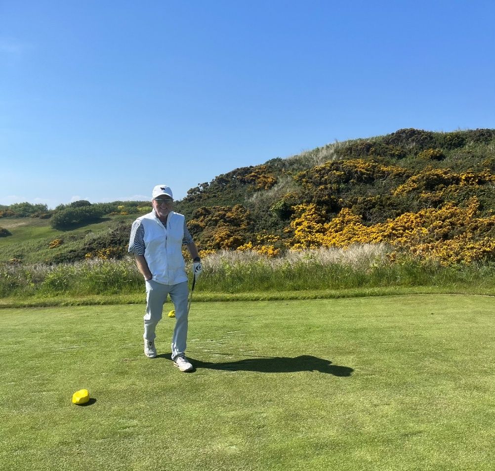 Old Tam on the Tee