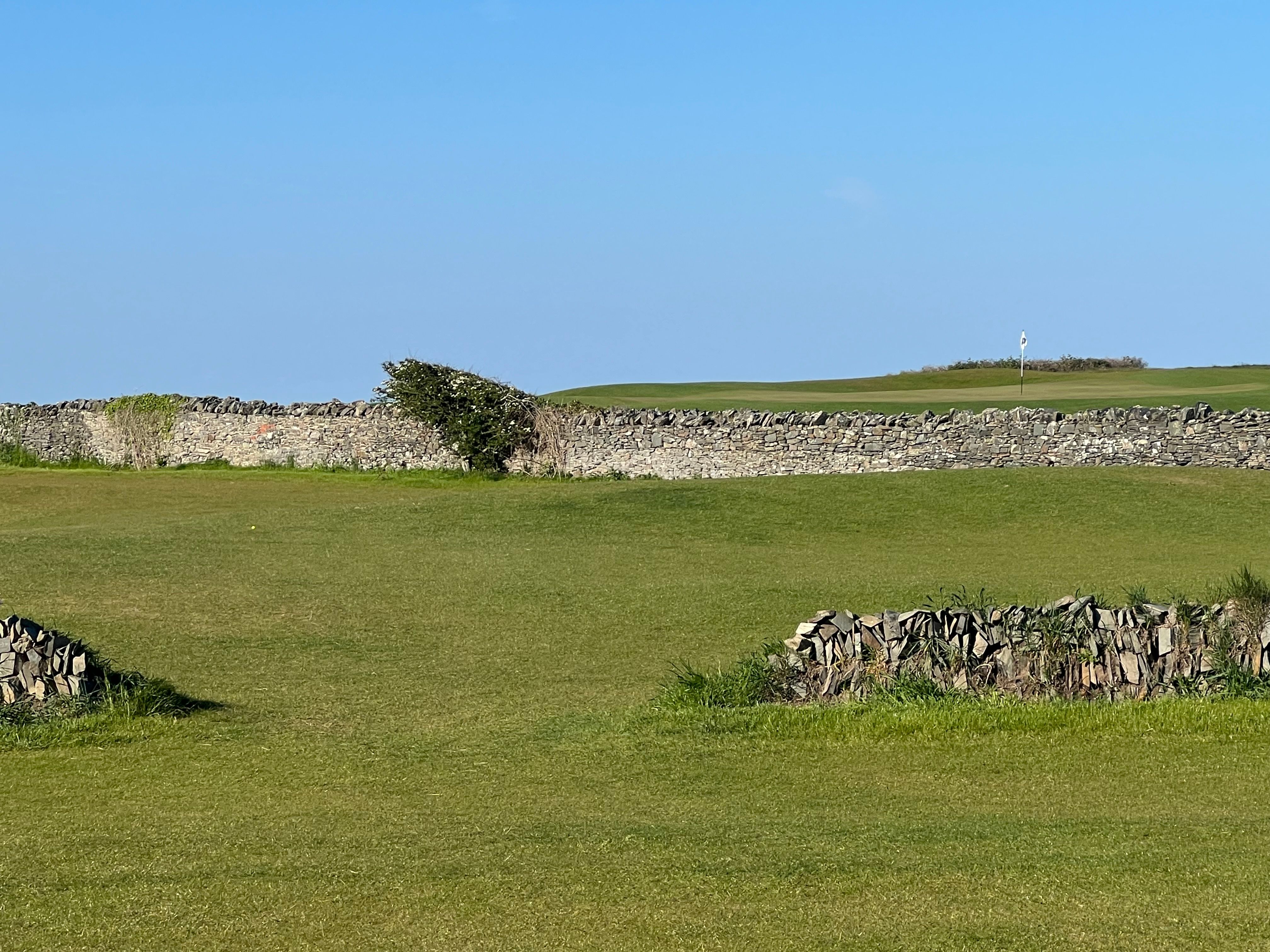 Stone fence on the 16th