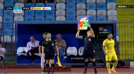 Sudija udario igrača