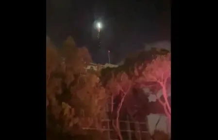 Vatromet ispred hotela u kojem su spavali igrači Crvene zvezde