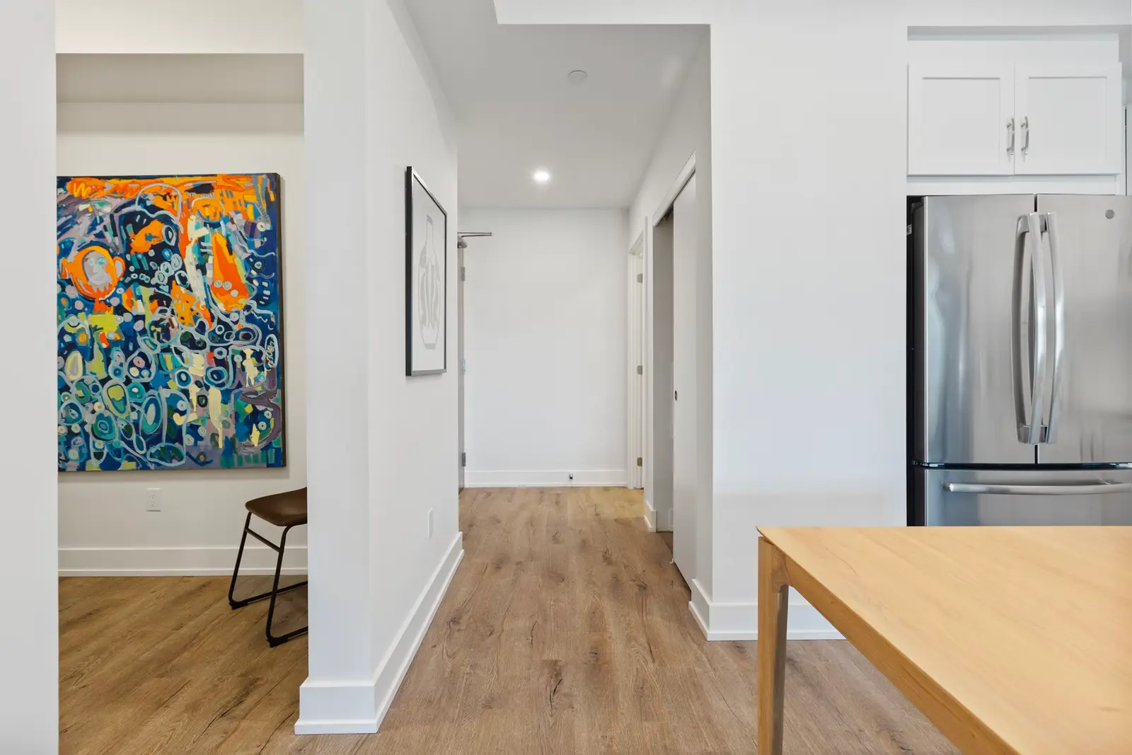 The design of the hallway and hall in the apartment
