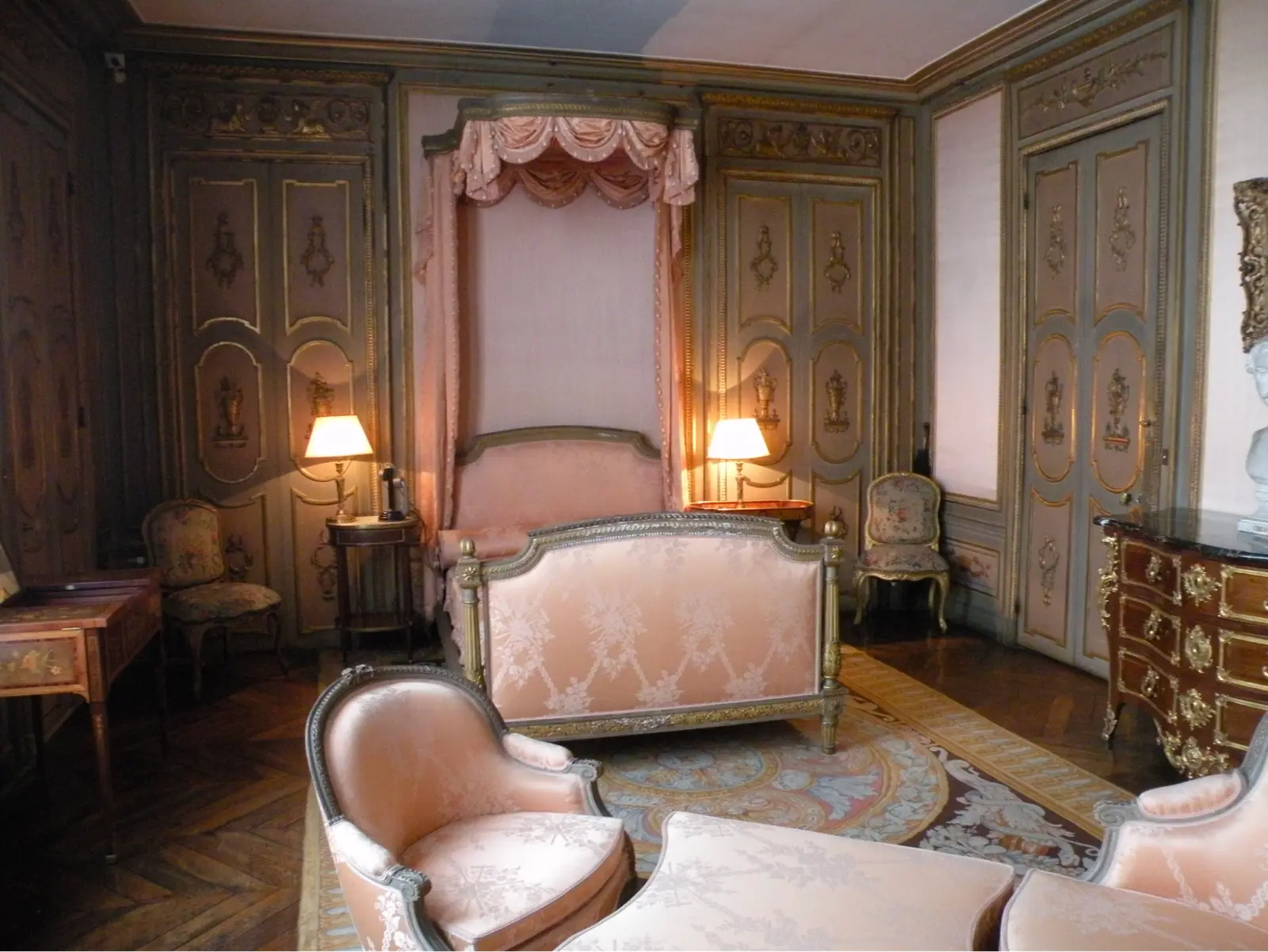 Modern French chic in the interior of the apartment