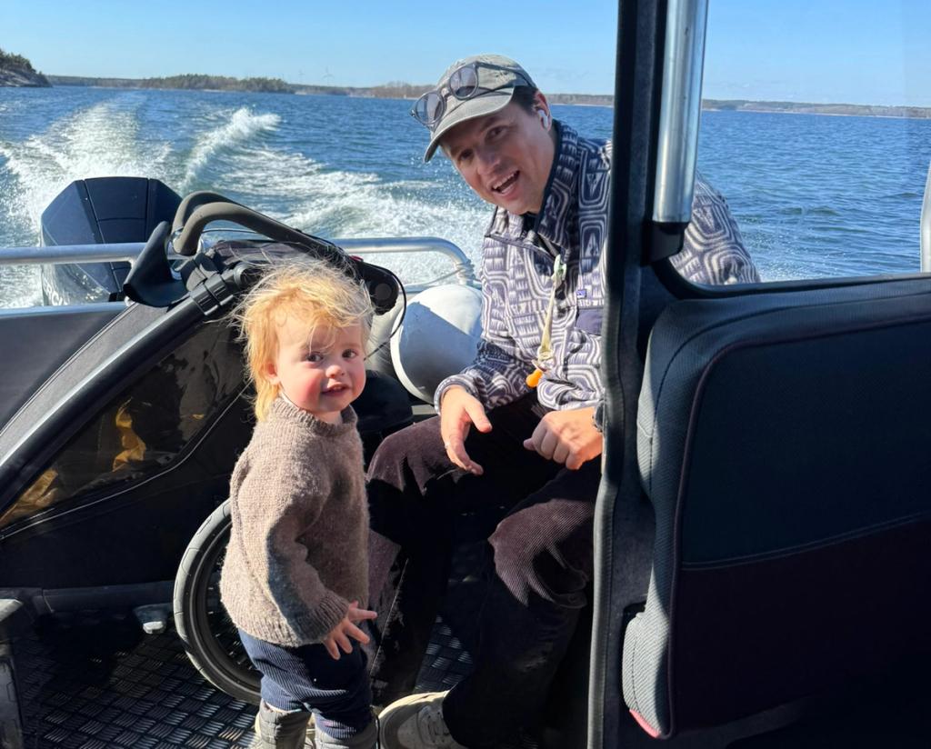 Båttaxi i skärgården passagerare ombord