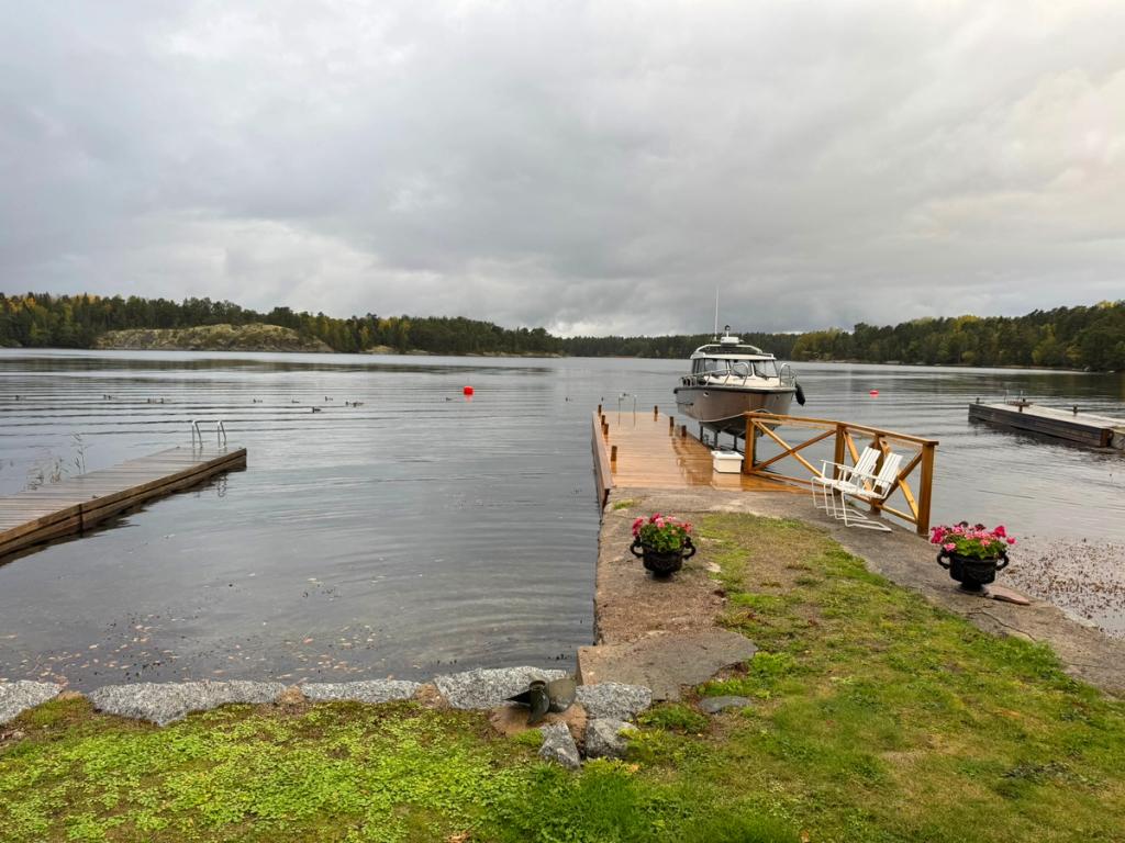 Båtcharter eller taxibåt i skärgården om hödten