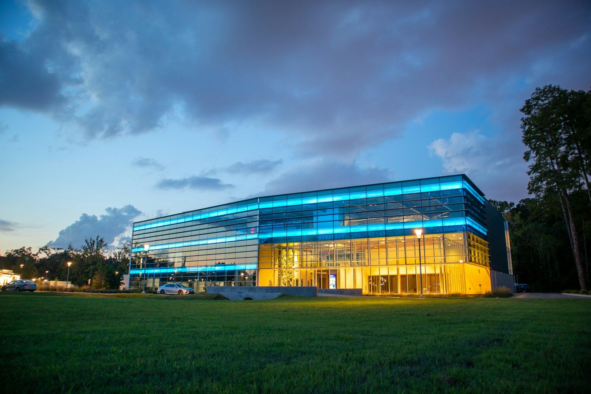 Highland in Baton Rouge, LA at dusk.