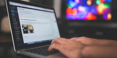 WordPress ou Webflow : quelle solution pour un site professionnel