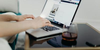 image qui illustre Comment choisir son nom de domaine et hébergement web en 2026