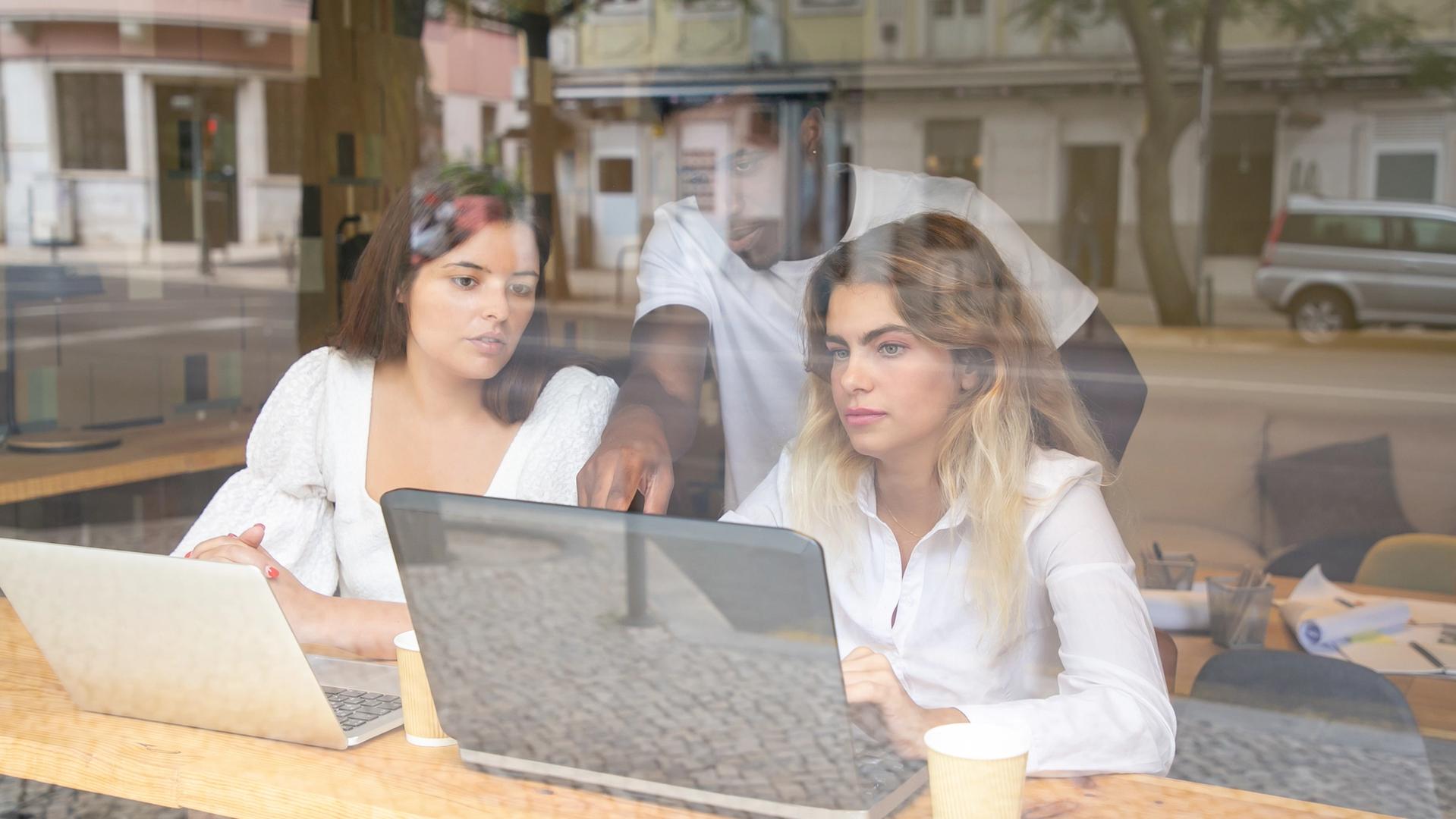 image qui illustre les PME à Nantes : pourquoi vous manquez de visibilité locale (et comment un site web peut changer la donne)