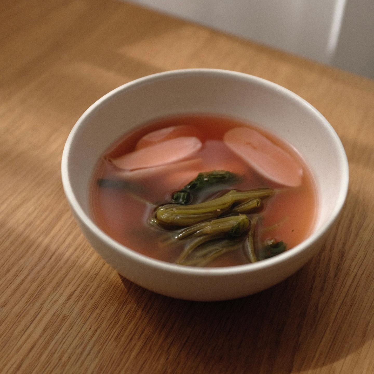 Koltuk kiygan jojaning porno suratlari Qizni sikadi, ona qaraydi