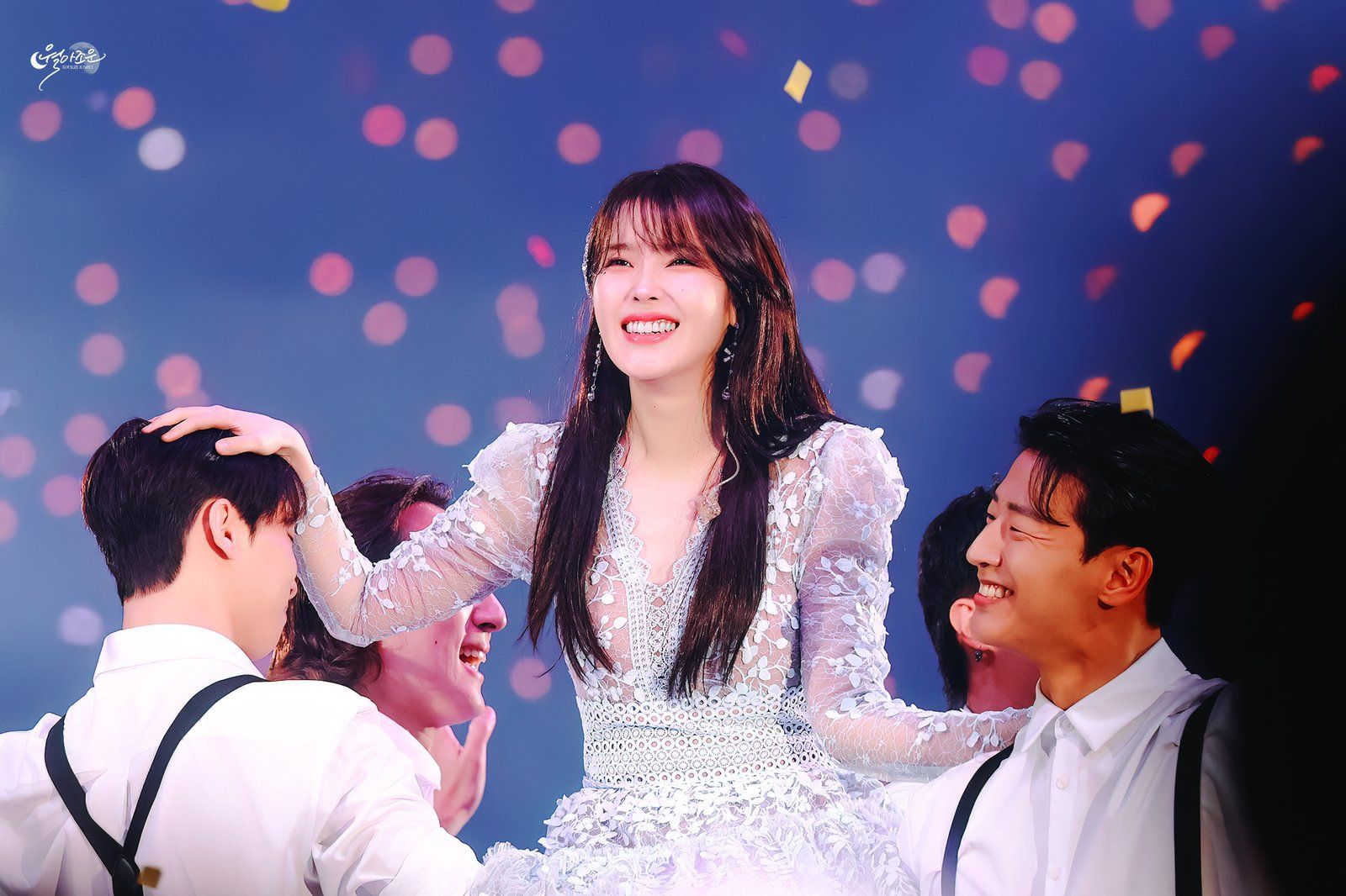 IU giao lưu với khán giả tại fancon