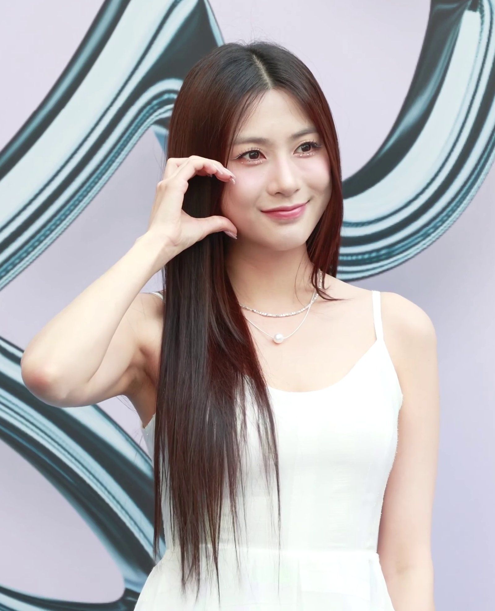 Nữ idol Oh Hayoung tại Tuần lễ Thời trang Seoul 2025