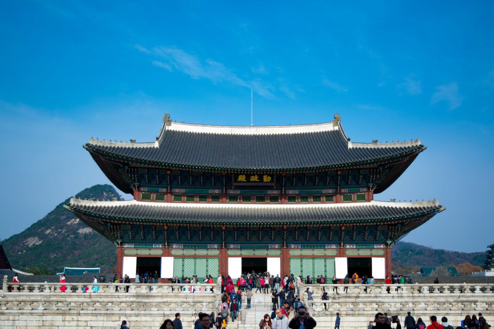Điện Geunjeongjeon trong cung Gyeongbokgung — nơi Hangul ra đời