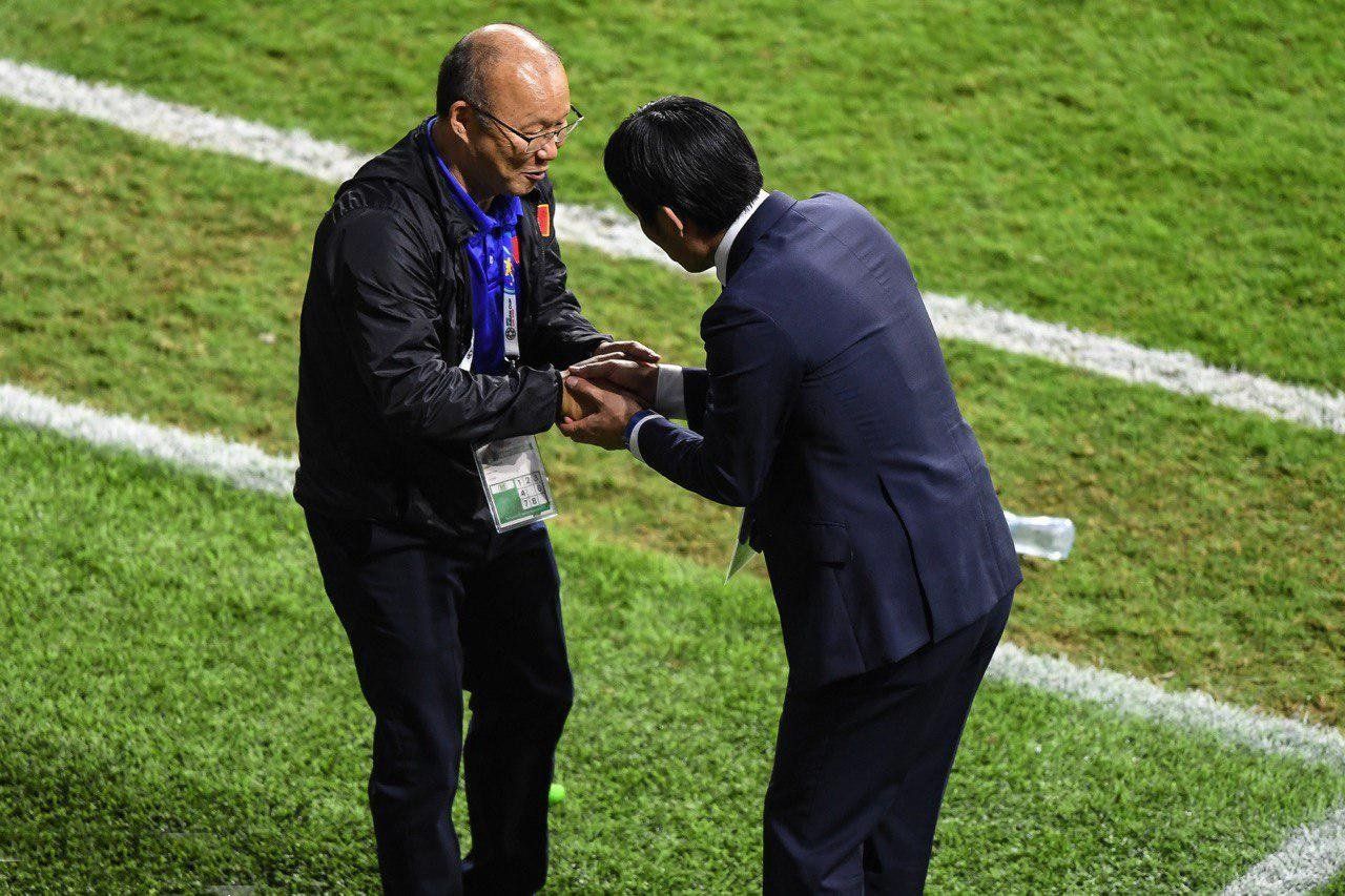 Park Hang-seo bên đường biên tại Asian Cup 2019