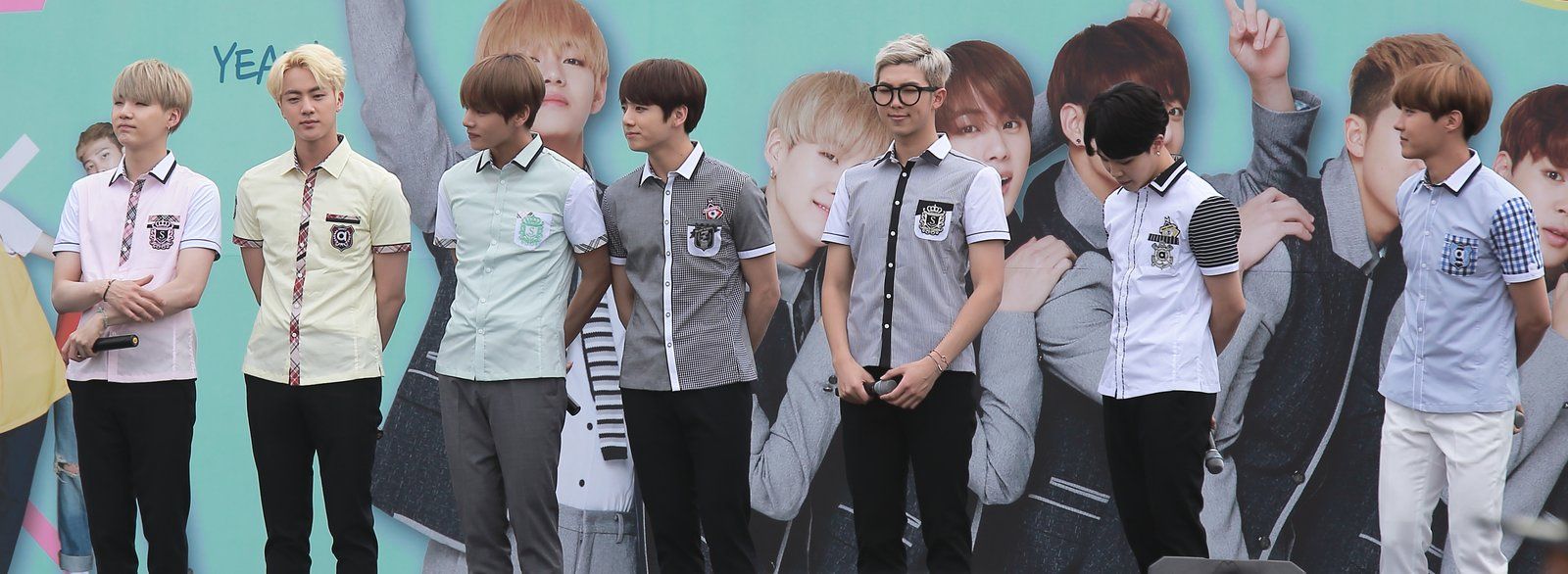 BTS giao lưu cùng fan tại công viên sông Hàn Yeouido năm 2016