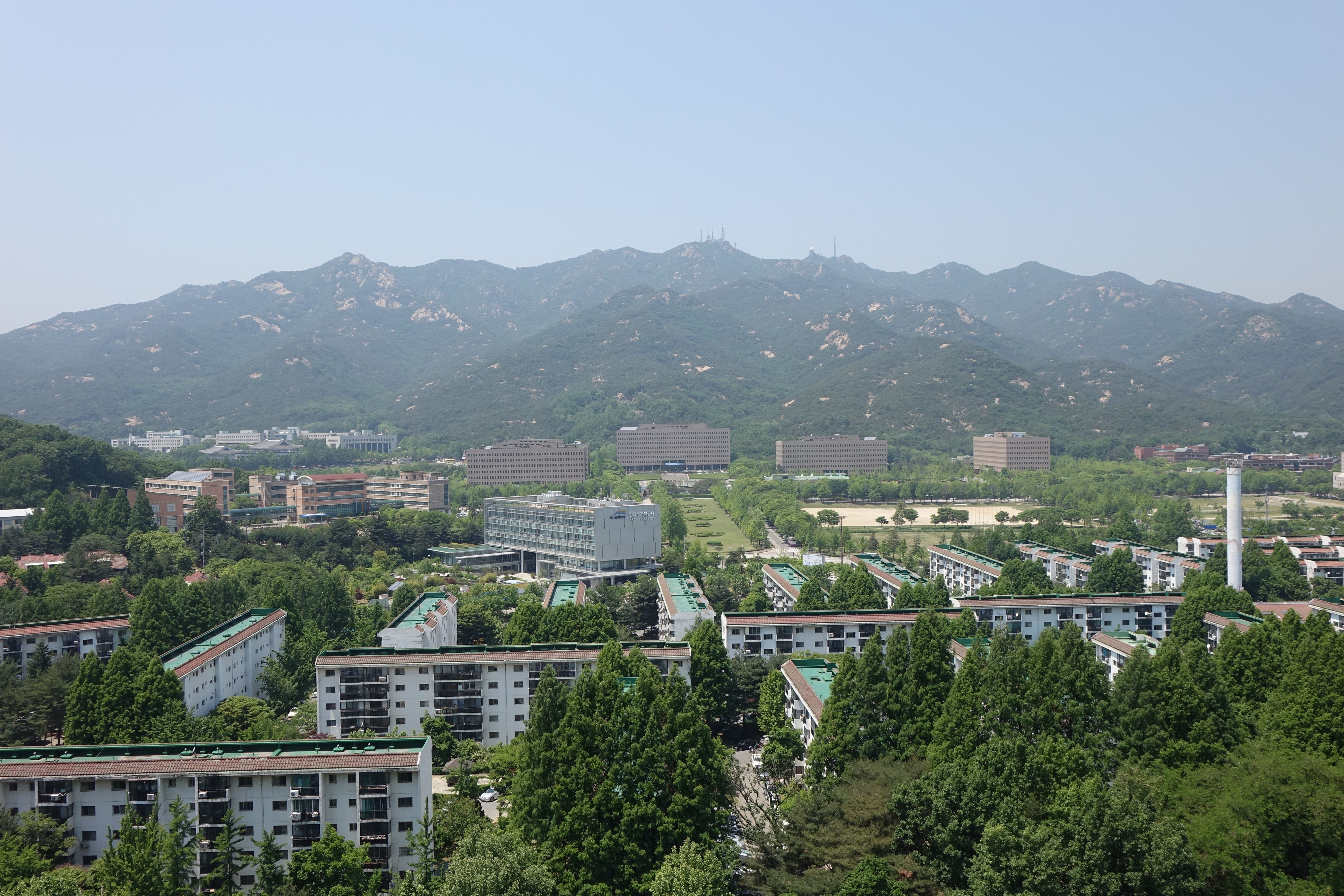 Tổ hợp công sở chính phủ Gwacheon, nơi đặt Bộ Tư pháp Hàn Quốc