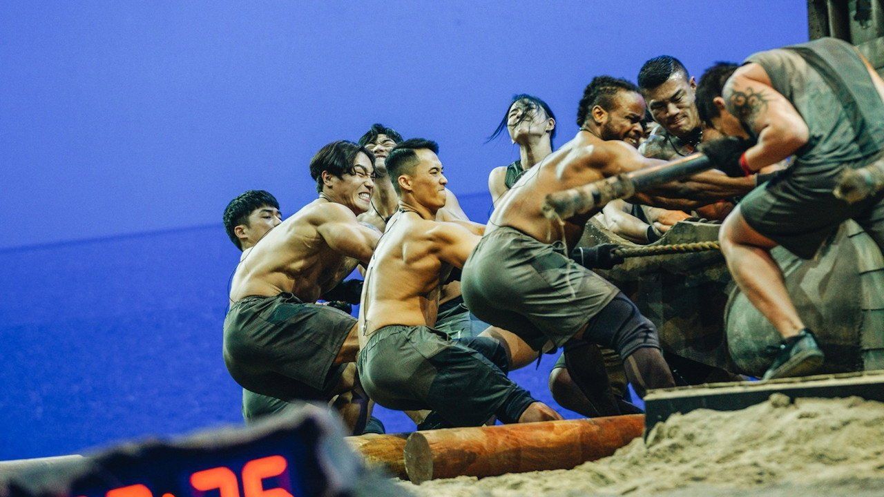 Thí sinh tranh tài trong Physical: 100 của Netflix