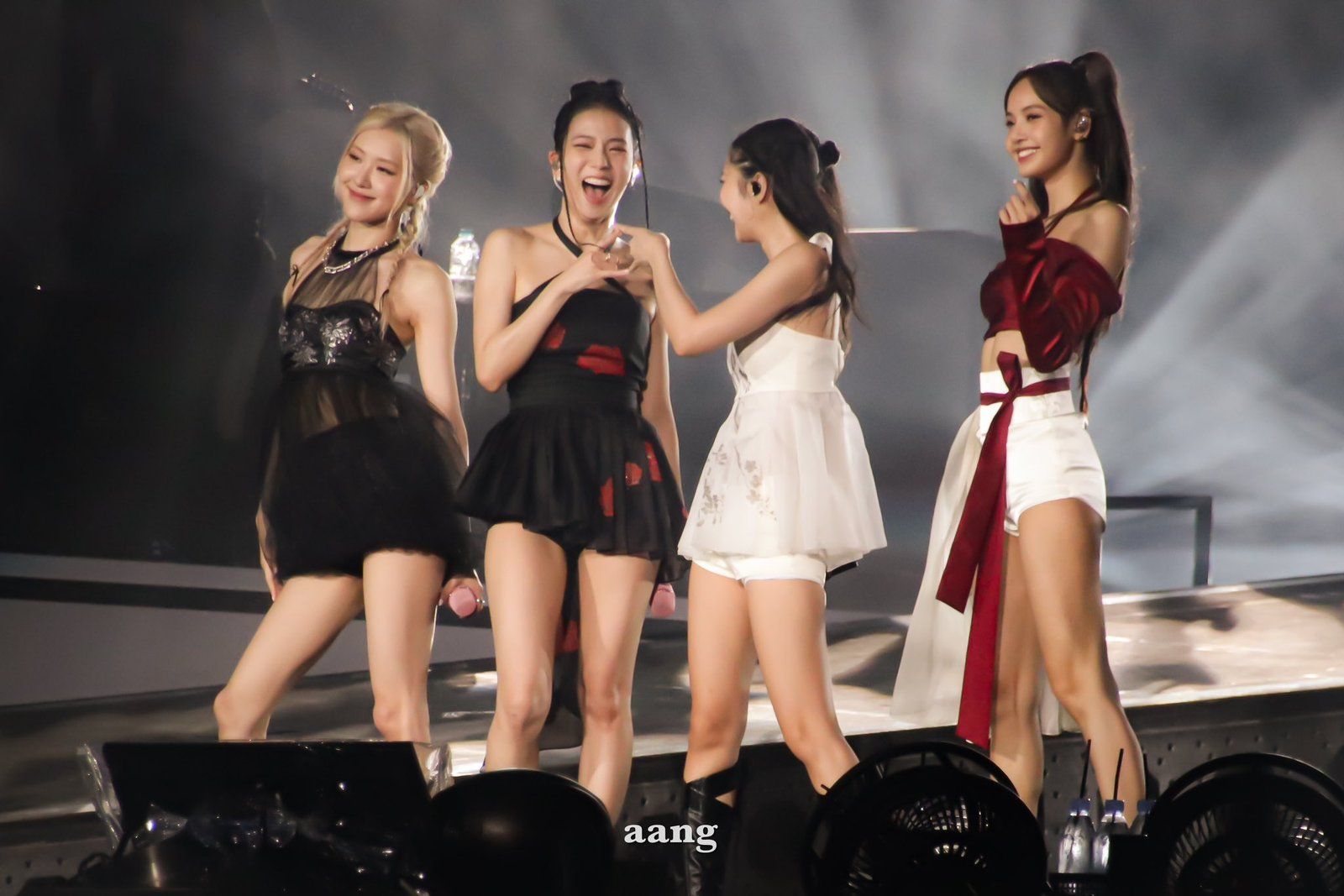 BLACKPINK trên sân khấu tour diễn thế giới