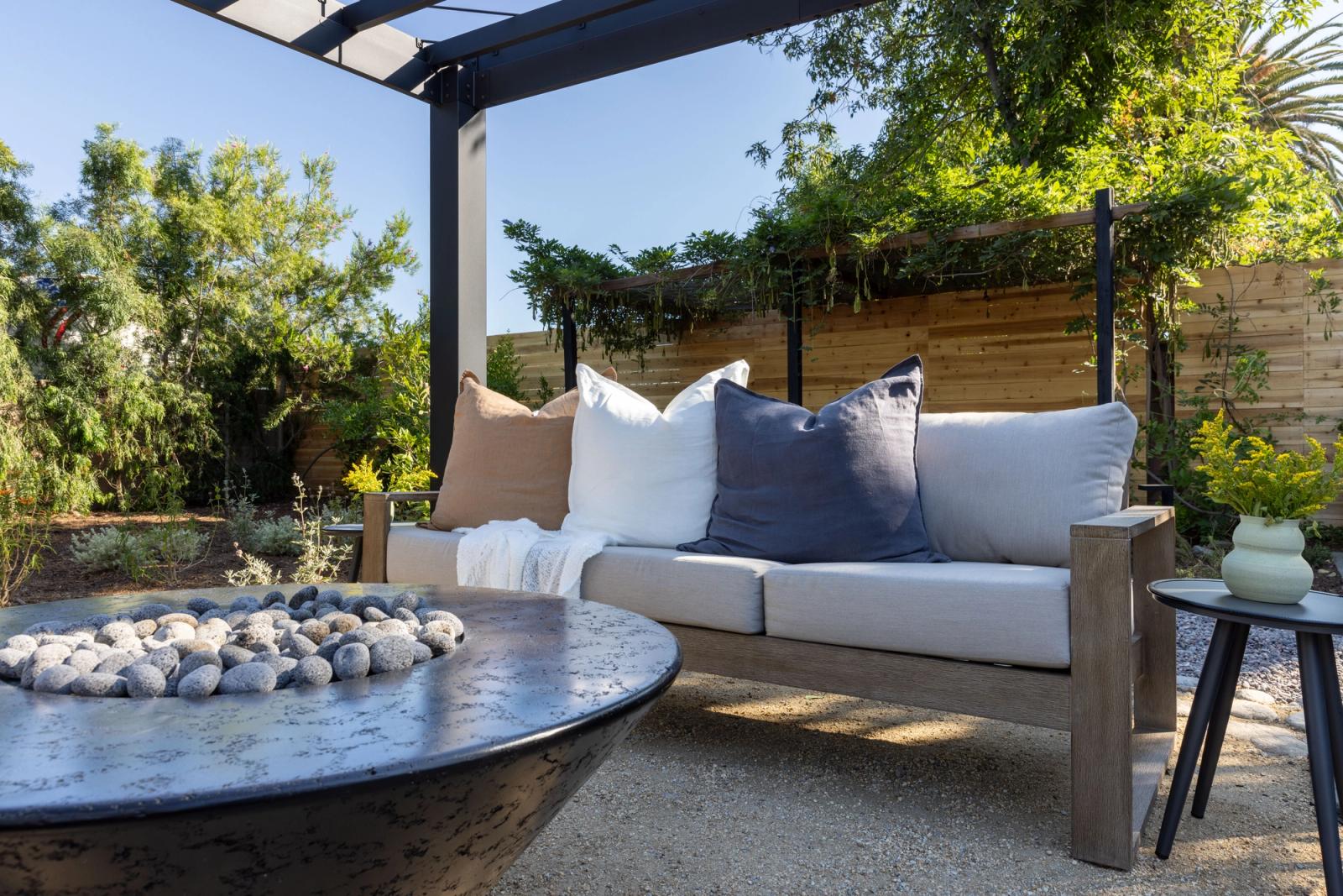 modern garden lounge with outdoor kitchen