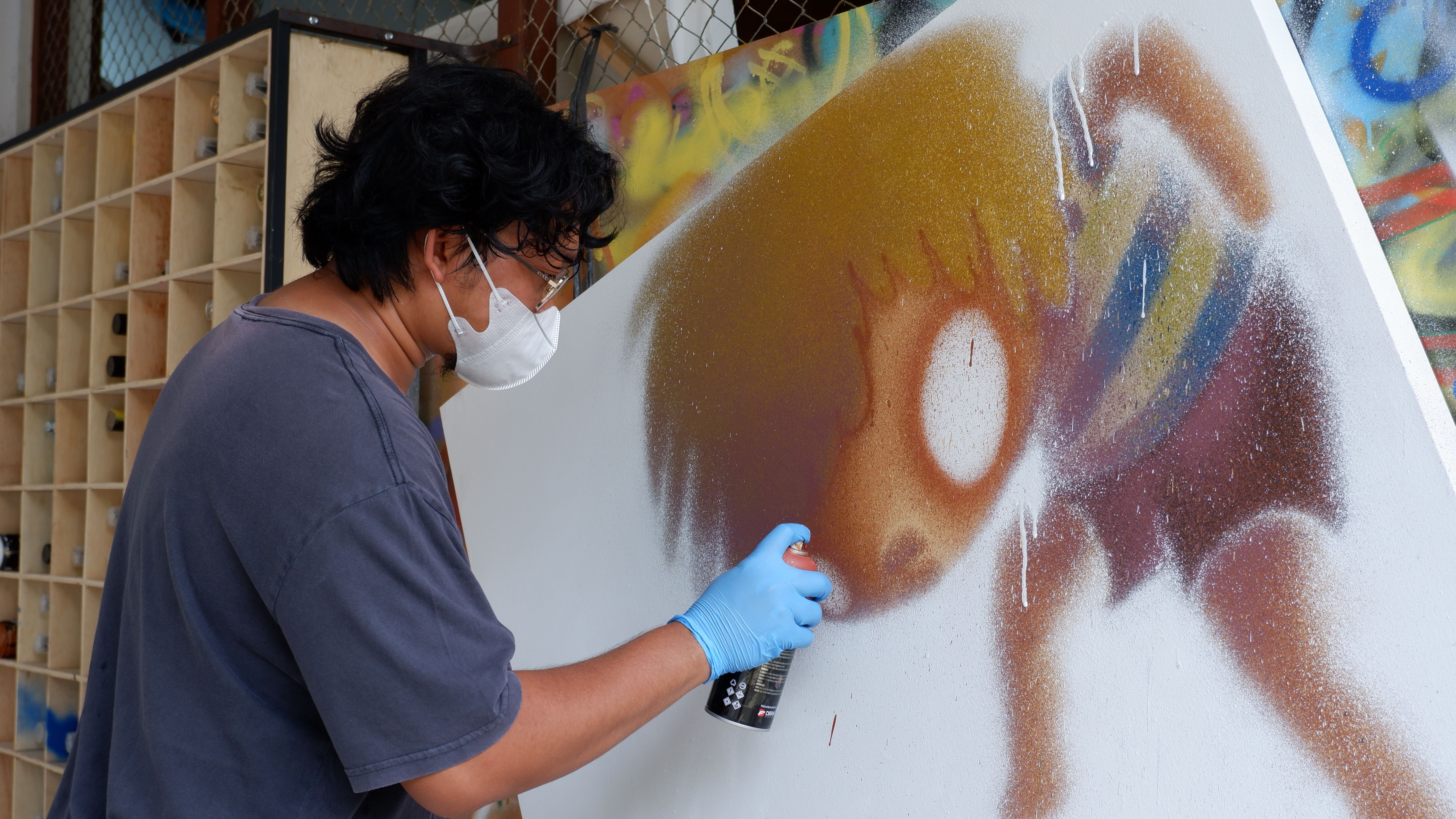 RYOL is painting