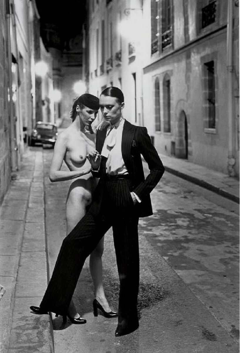 Rue Aubriot (Nude) - Helmut Newton