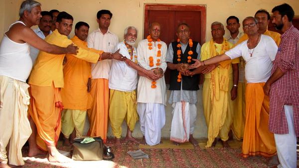 अरावली की वादियों में बरस रहे हैं होली के रंग-रस