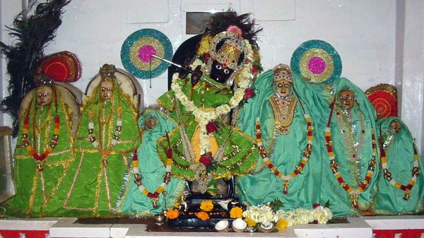 सामाजिक समरसता के भगीरथ - अलौकिक लीलावतार मावजी महाराज