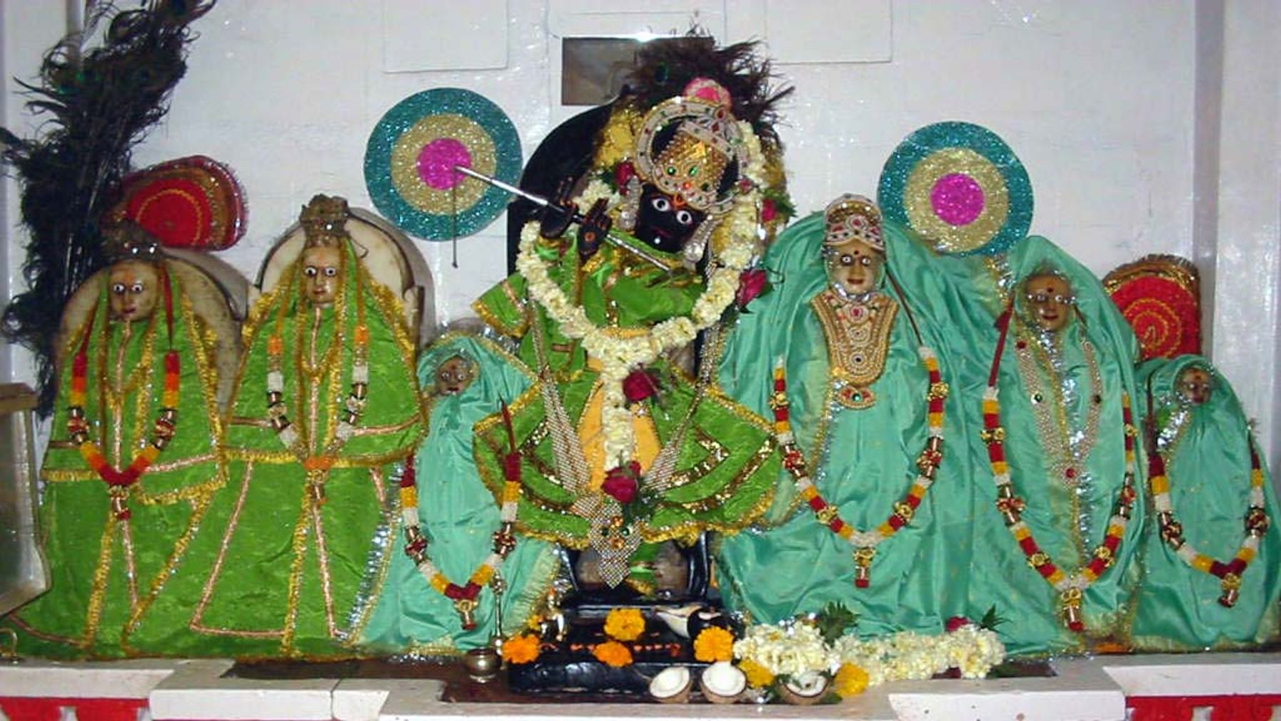 सामाजिक समरसता के भगीरथ - अलौकिक लीलावतार मावजी महाराज