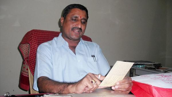 कुर्सी के लायक हम हैं भी या नहीं ?