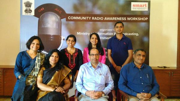 अर्थहीन है ऎसा लेखन और संभाषण 