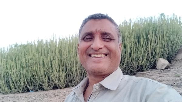 आत्मीयता का नाटक करते हैं ये नौटंकीबाज बहुरूपिये