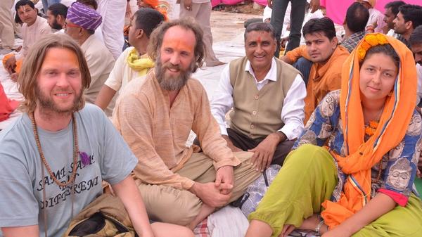 दुरात्माओं से बचें,  दैवीय शक्तियों का आश्रय पाएं