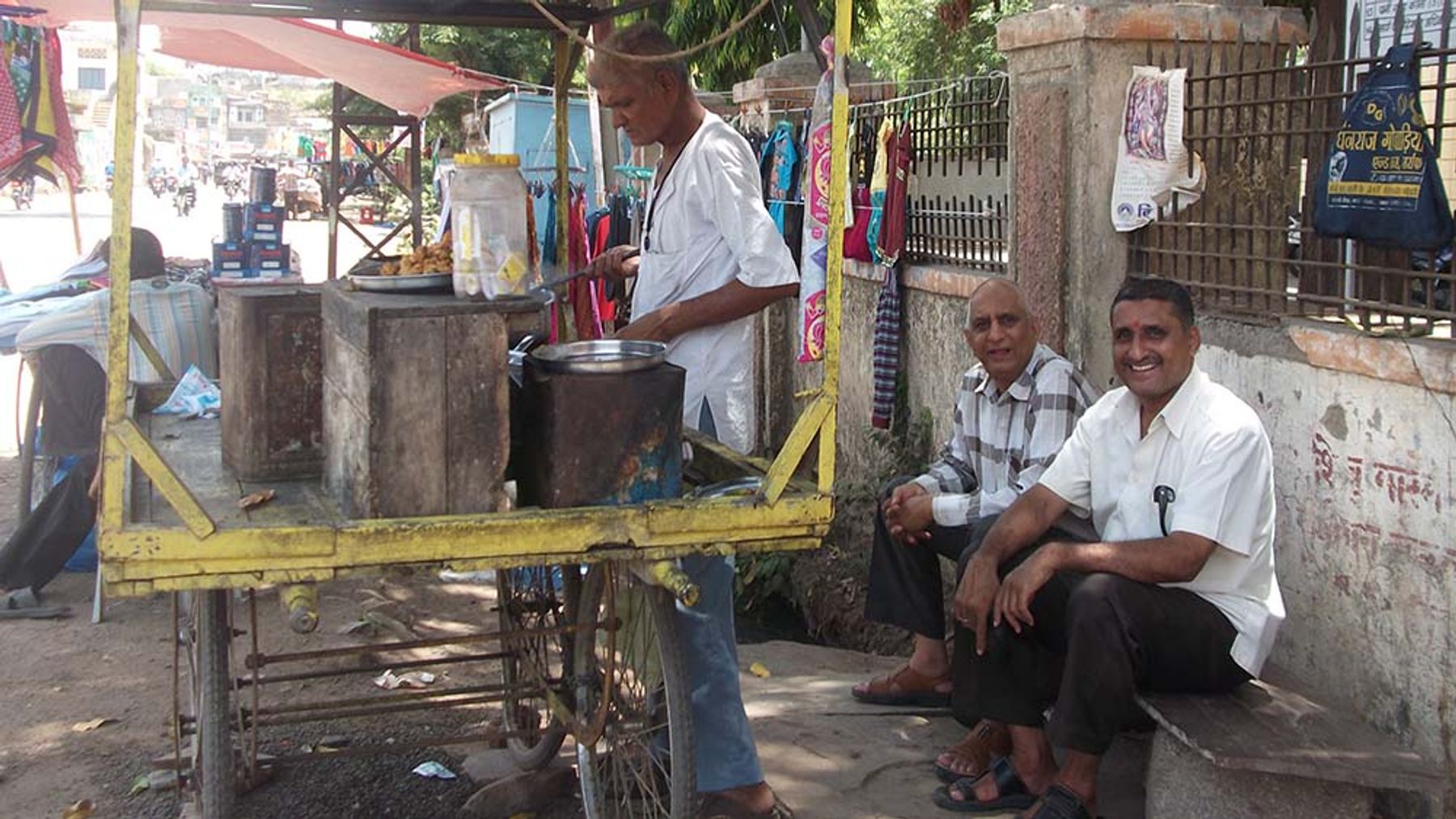 पेढ़ियों पर बिराजमान संकटमोचक