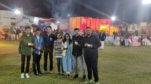 अपना ही अपनाएँ