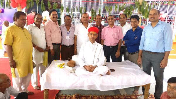 सदियों पुरानी परम्परा में वसन्तोत्सव की धूम,वनवासी भगतों का इन्द्रधनुषी ध्वज ही चढ़ता है हरि मन्दिर पर