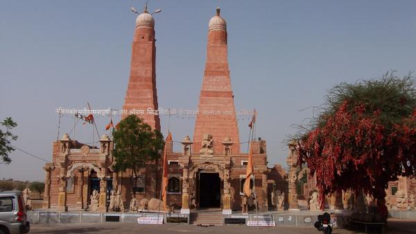 इच्छाएँ पूरी करते हैं इच्छापूर्ण बालाजी