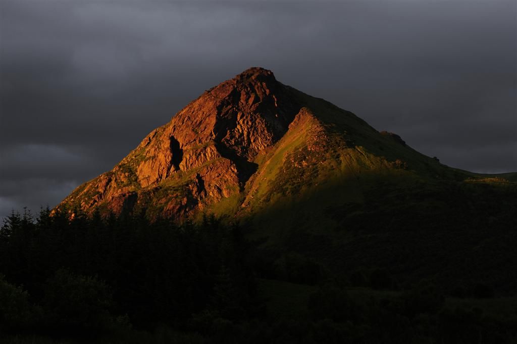 Handbergstind in magical light