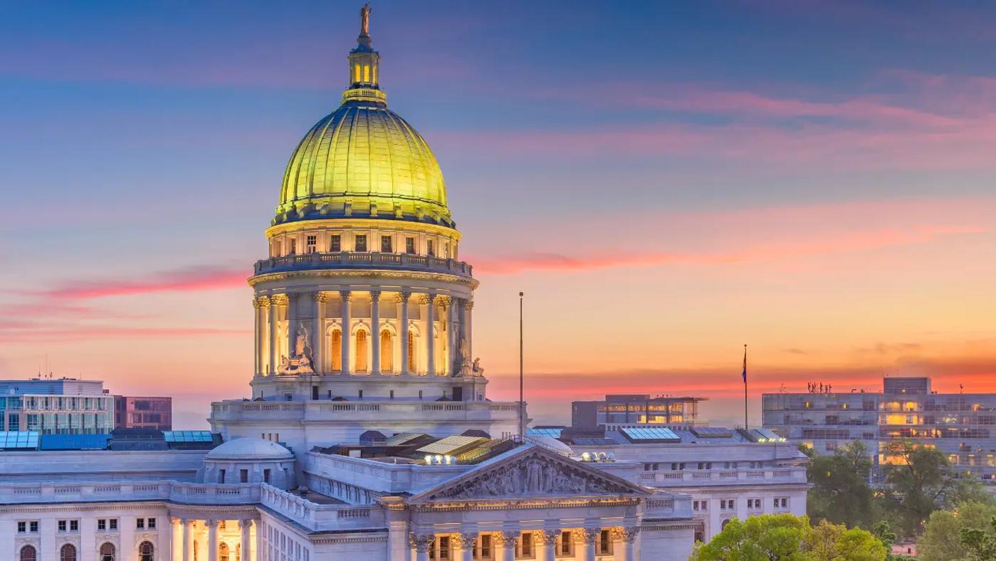 WISCONSIN EYES ONLINE SPORTS BETTING