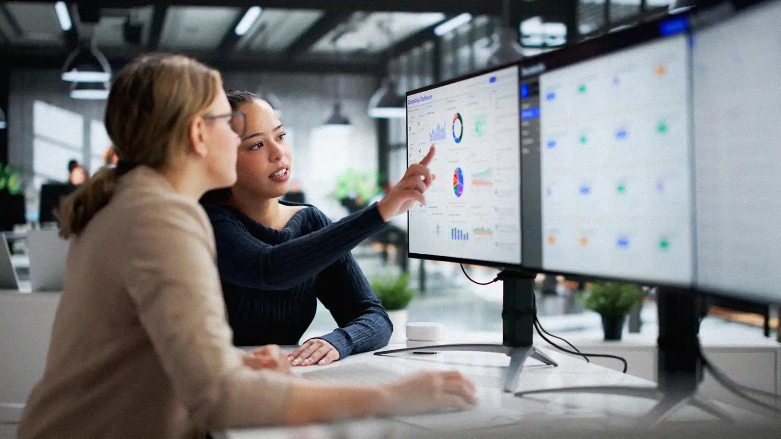 Equipo de analítica web con métricas de carga, bounce rate y sesiones